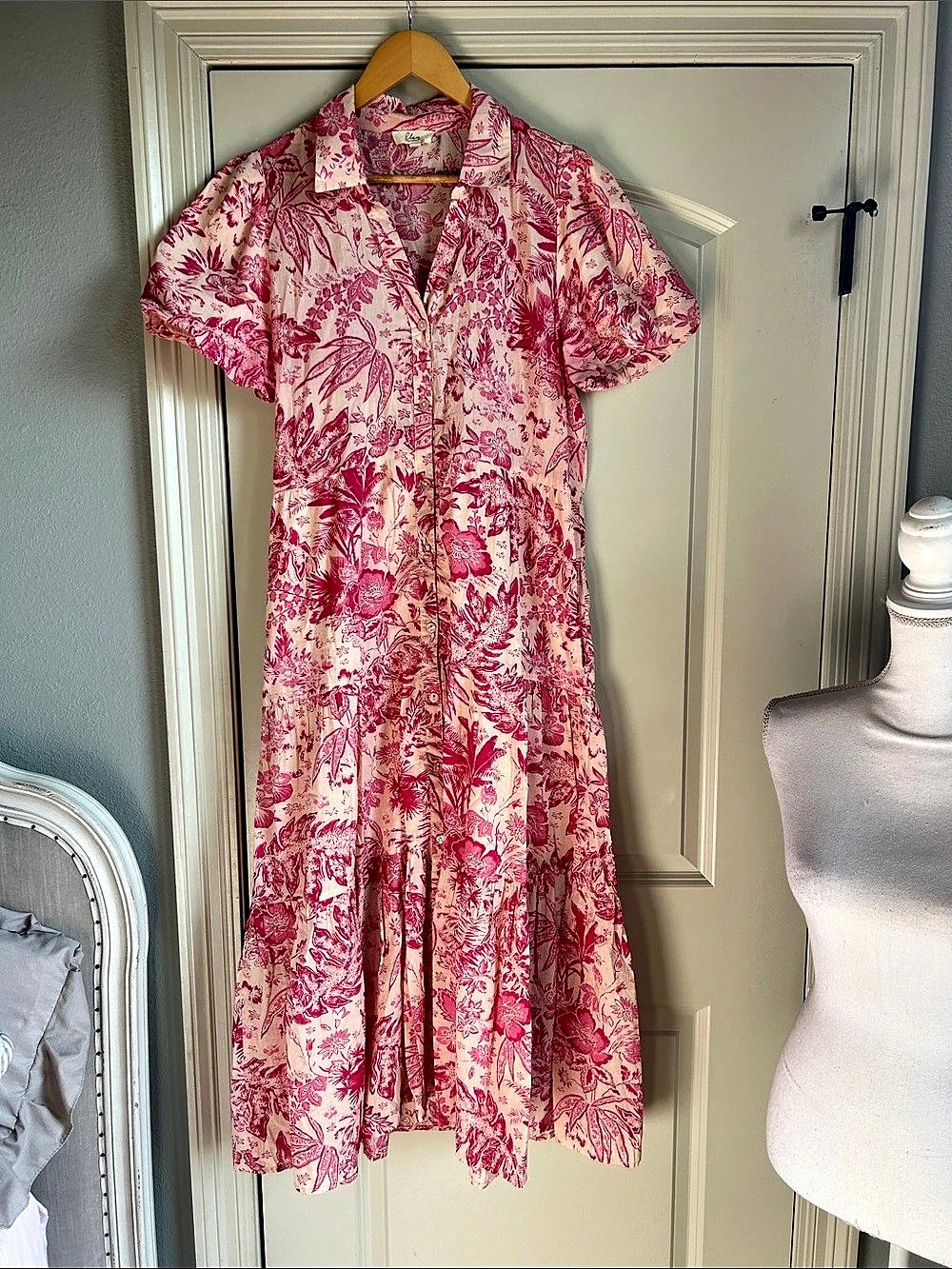 Elan Floral Midi Dress in Pink & Cream Size Medium